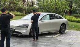 卓伟豪车爆料视频播放大全,揭秘明星奢华生活幕后